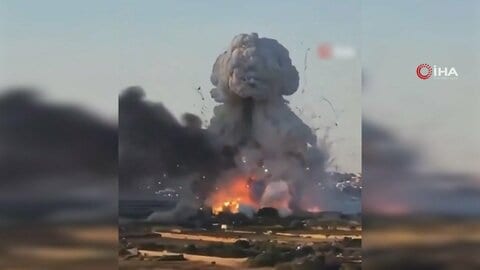 花火工場で大爆発　立ち上る煙と火花　周囲の建物、家畜などに被害　工場内に人おらず原因不明　マルタ共和国