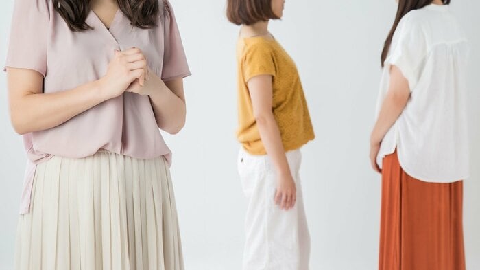 悪者にされ、ママ友グループから孤立(画像はイメージ)