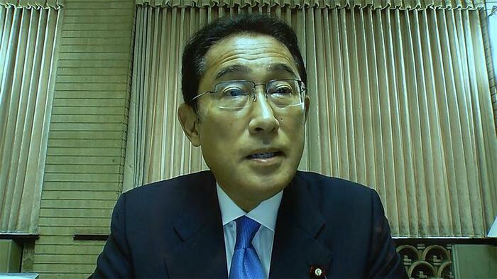 新型コロナ感染者の「全数把握」について、見直す方針をオンライン会見で表明した岸田首相(24日)