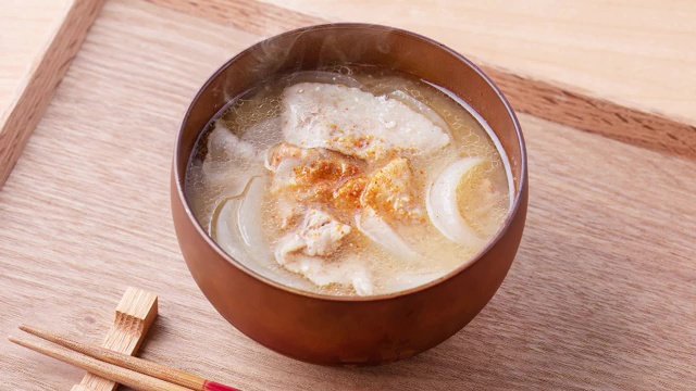出汁いらず豚バラと玉ねぎのみそ汁