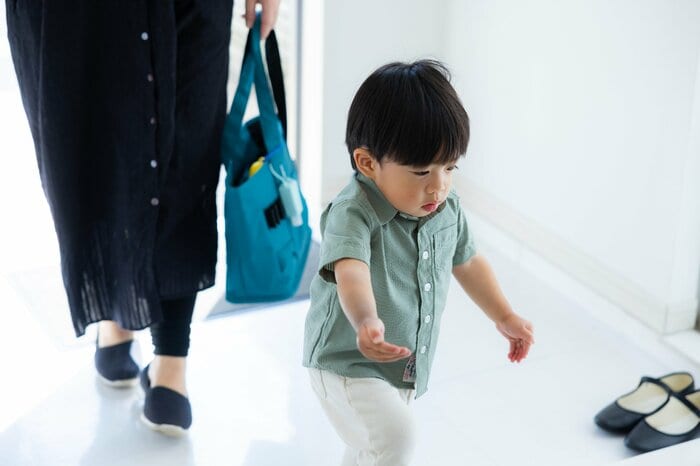 働く時間が固定だとお迎えもハードルが高い(画像:イメージ)