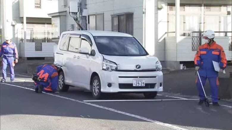 【速報】道路横断中の女性が車にはねられ重傷 会話できず　｜FNNプライムオンライン