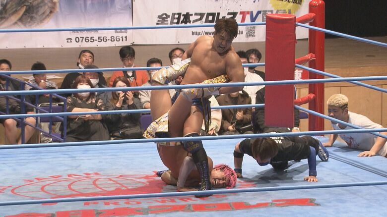 体格で勝る兄が弟を痛めつける