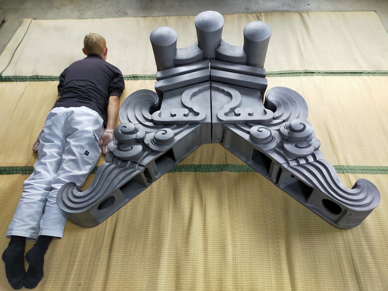 大型鬼瓦（提供：株式会社鬼福）