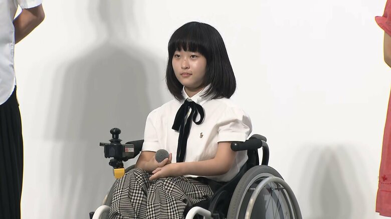 舞台に出演する和合由依さん