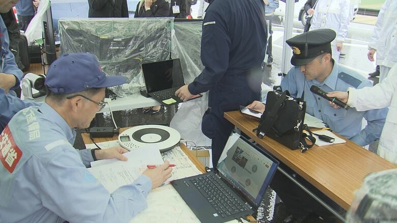 近畿地方整備局と県警の職員が無線で情報共有