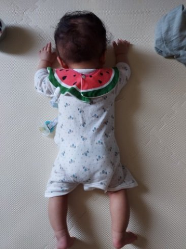 スマートな足の息子さん