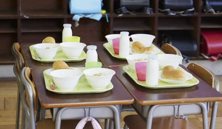就学支援金の加算や給食の無償化は2026年度から実施予定　資料映像