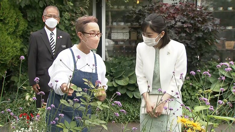 佳子さまは、式典の後、ストリートガーデンを視察された