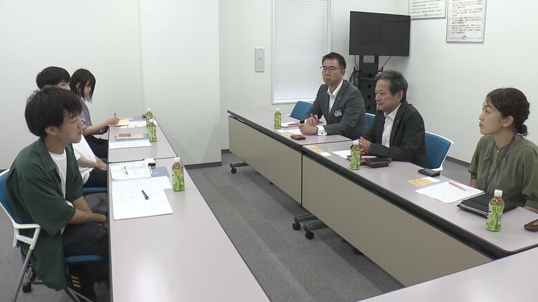 自分たちの思いを伝える岡本さん