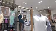 つり革に“触れない”手袋にグリップ…新型コロナ対策で「抗ウイルス」グッズが品薄に