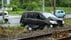 踏切で車立ち往生　特急列車と衝突　1歳児乗る車がスリップで脱輪　非…