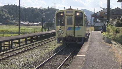 美しい山なみを背景にガタゴト 旧産炭地を走る『平成筑豊鉄道』 長期赤字予測に“バス転換”も現実味【福岡発】