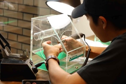 【外国人観光客19倍!北海道札幌市の手作りジュエリー体験】手作りペアリング専門店『工房Smith京王プラザホテル札幌店』が2024年来店客数大幅増加で前年比約2倍、道外・インバウンド観光客が急増