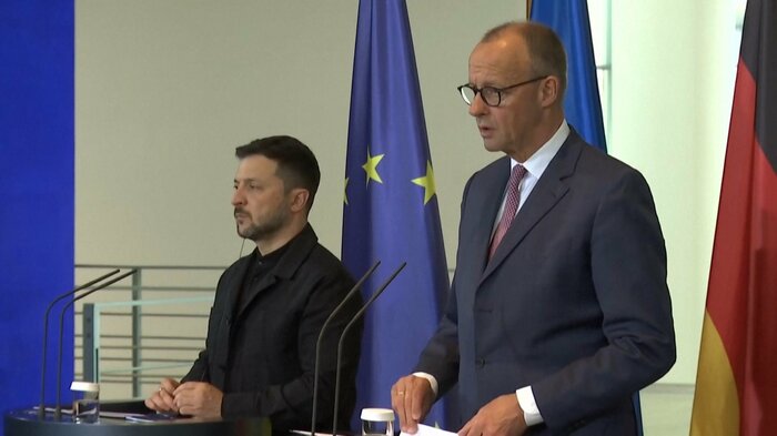 2人ともタウルスについては答えず(ベルリン・5月28日)