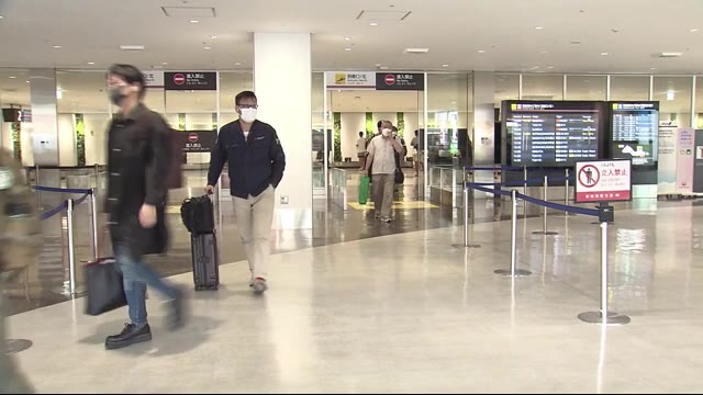 お盆休み本番 福岡空港や博多駅で混雑見られず 新型コロナに不安の声も