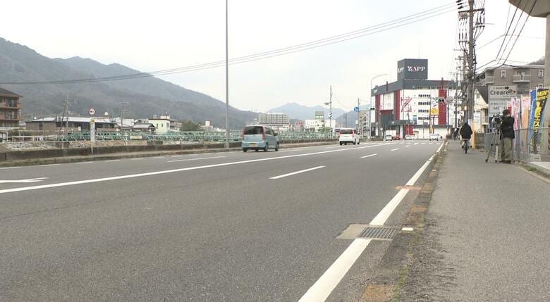 歩道を歩いていた母娘２人が車にはねられ死傷　何らかの理由で体勢崩した可能性も　広島・海田町 国道２号｜FNNプライムオンライン