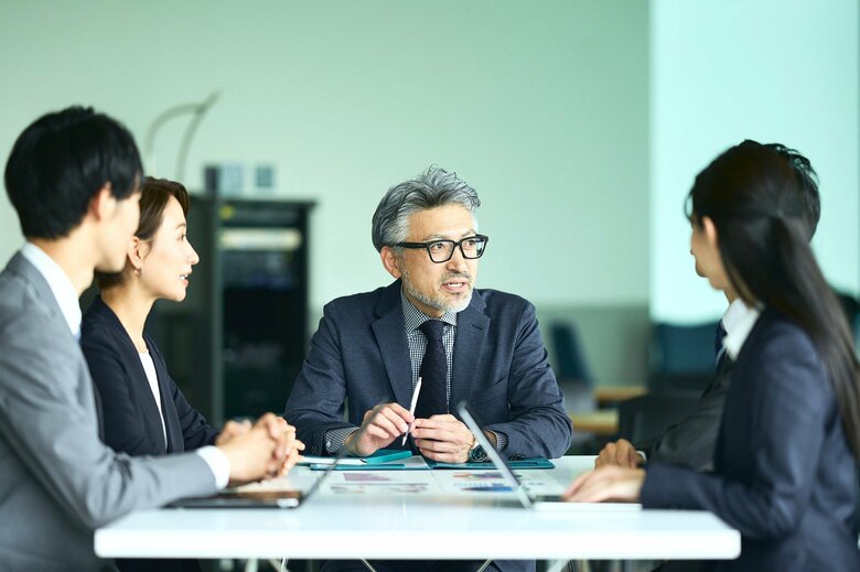 大企業のマネージャーは「成果を出すこと」よりも「人の問題」に悩んでいる! アルヴァスデザインが従業員数1,000名以上のB to B企業のマネージャーを対象に「マネジメントに関する調査」を実施!