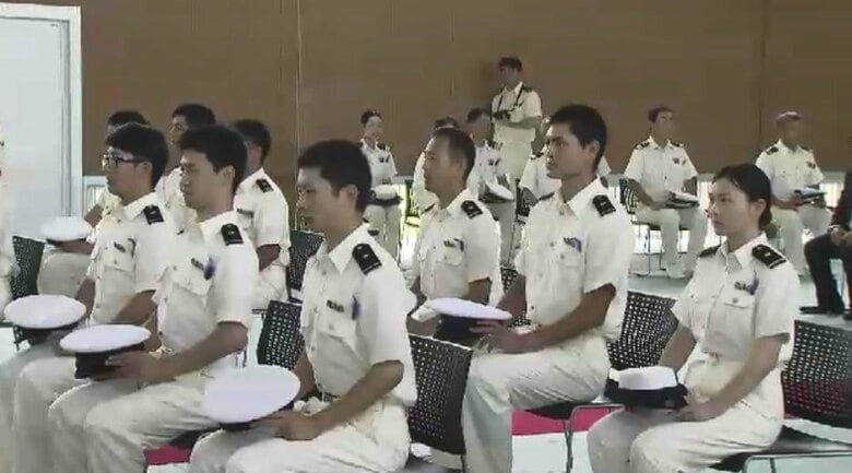 56歳の元自衛官など18人　海上保安学校門司分校で入校式　船舶や航空機などの有資格者　海上保安官になるため半年間学ぶ　福岡｜FNNプライムオンライン