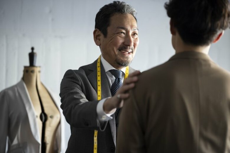 スーツ業界、量から質重視へ転換　「オーダー」が市場けん引　主要7社の売上高は5%減にとどまる　若年層の「勝負スーツ」需要下支え