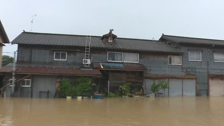 1階部分が水に浸かった住宅