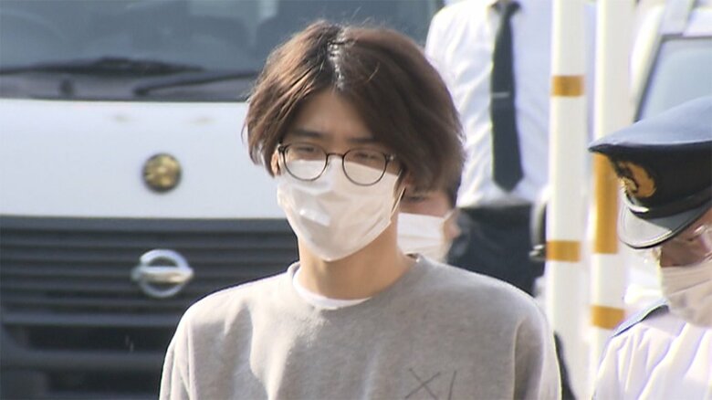 逮捕・送検された際の西川雄大被告(22)(先月 池袋署)