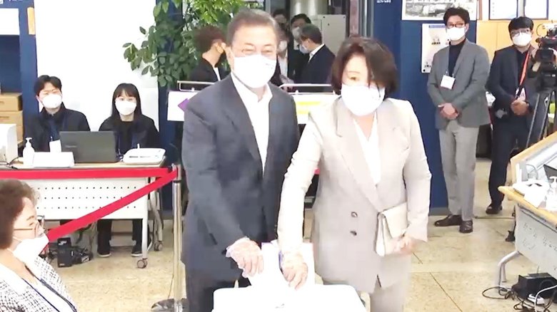4月の総選挙では与党が圧勝し、文在寅大統領は政権基盤を強化した
