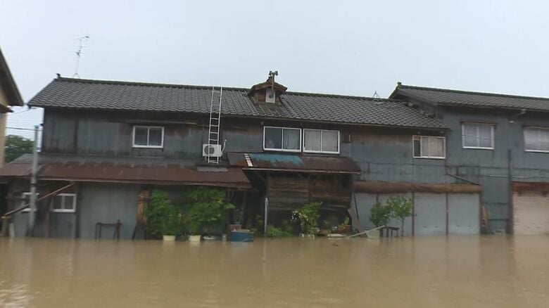 1階部分が水に浸かった住宅