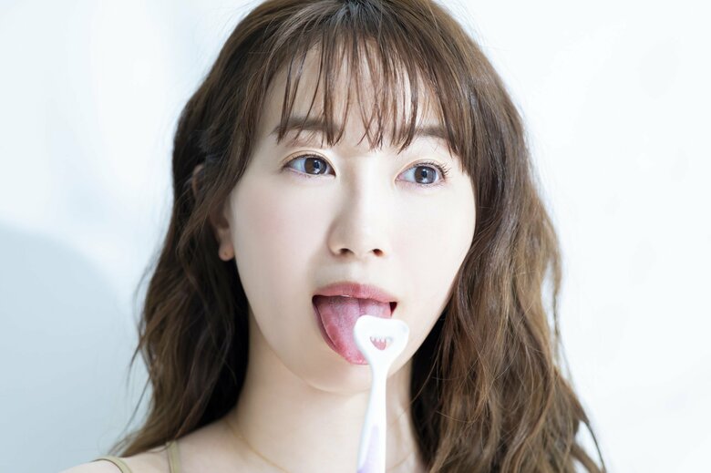 舌磨き（画像はイメージ）