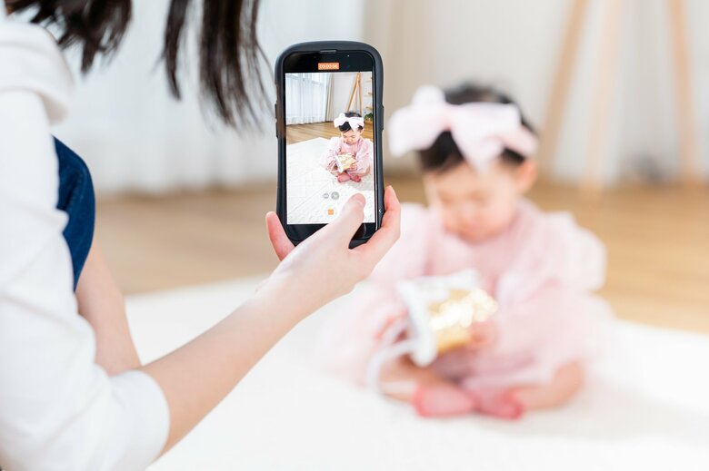 成長記録を発信することは危険も伴う（画像はイメージ）