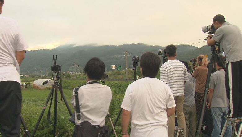 大勢の鉄道ファン