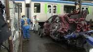 東武アーバンパークラインの踏切で電車と車が衝突　車が大破し運転していた女性（73）搬送も軽いケガ　千葉・流山市