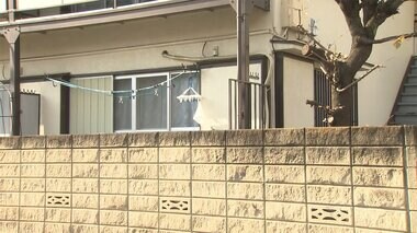 「天井を叩かれ鬱憤たまって刺した」アパート2階の男を殺人未遂で逮捕 1階の女性刺され重傷