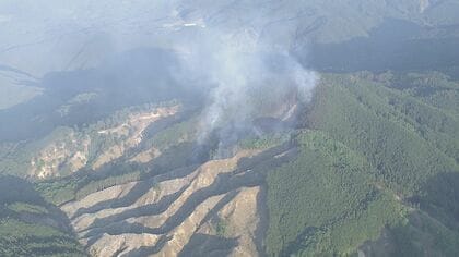 現場の3.6kmほど東には住宅など点在…三重県津市の美杉町で山火事が発生 ヘリコプターから放水するなど消火活動続く