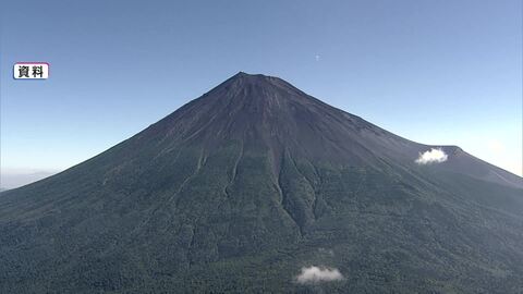 富士山で登山者2人が倒れ意識不明　富士宮ルートで発見　山岳遭難救助隊が救助活動　夜間は気温10℃下回り大雨も