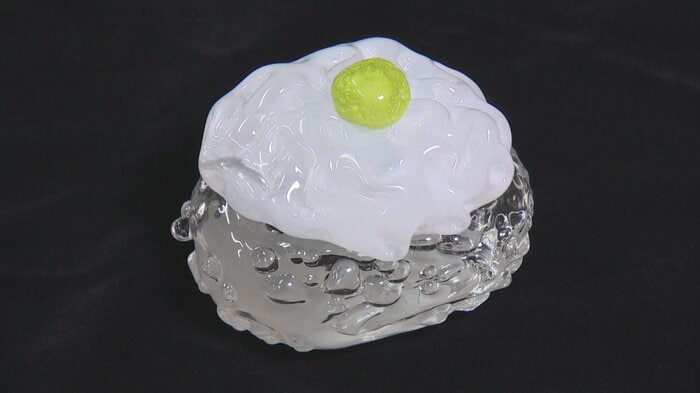 吉國アナが作ったシロエビのガラス寿司