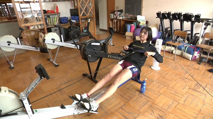 トレーニングに励む小松選手