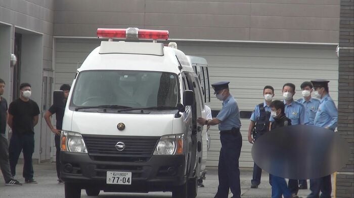 送検される中村被告
