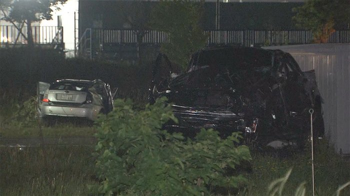 札幌で車衝突3人死亡 信号のない交差点で...