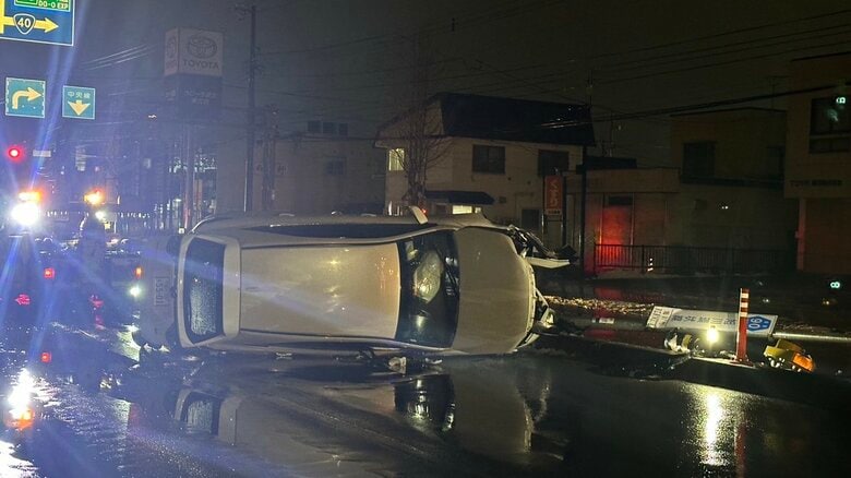 「中央分離帯に車両がぶつかり横転している」110番通報＿運転手の呼気から基準値の約5倍のアルコールを検出＿43歳職業不詳の男を酒気帯び運転の疑いで現行犯逮捕〈北海道旭川市〉｜FNNプライムオンライン