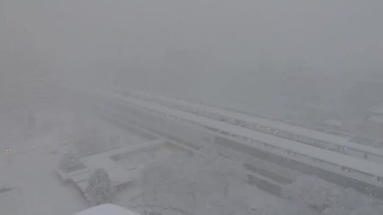 大雪で高速道路通行止め…鳥取道、米子道、浜田道、山陰道一部区間　交通障害に厳重警戒｜FNNプライムオンライン