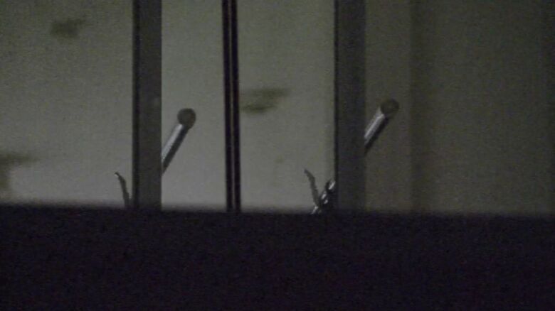 生後２か月の赤ちゃんの口に「おしりふき」　父親を殺人未遂容疑で逮捕　乳児は意識不明の重体｜FNNプライムオンライン