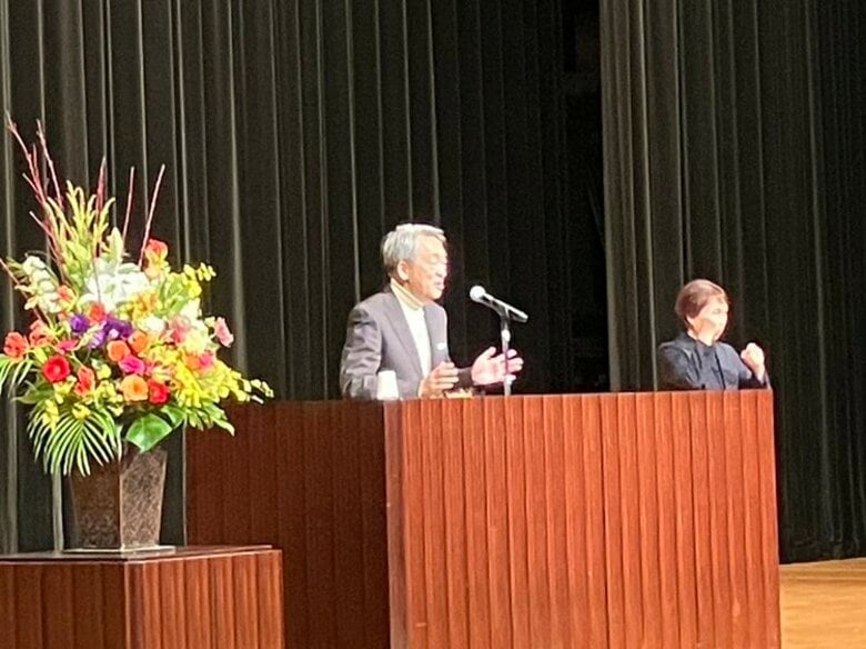 「物価が上がらない、給料が上がらない30年間が異常」池上彰さんが新潟・見附市で講演　物価高の現状や高市首相の“存立危機事態”発言にも言及｜FNNプライムオンライン