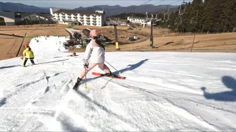 待ちきれない！人工雪の600メートルコースにスキー客　「一刻も早くまとまった雪を…」スキージャム勝山　降雪を待ち順次ゲレンデ開放へ｜FNNプライムオンライン