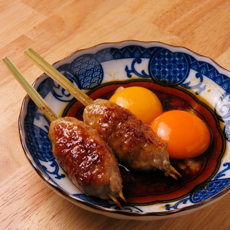 素材と火入れにこだわる炭火焼鳥店…名古屋コーチンつくねや白レバーなどが話題 創作串に加えランチ定食も充実｜FNNプライムオンライン