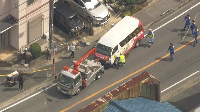 唇を切ったり鼻から血…送迎中の幼稚園バス事故で男性運転手（40代）死亡　園児9人と女性教諭搬送されいずれも軽傷｜FNNプライムオンライン