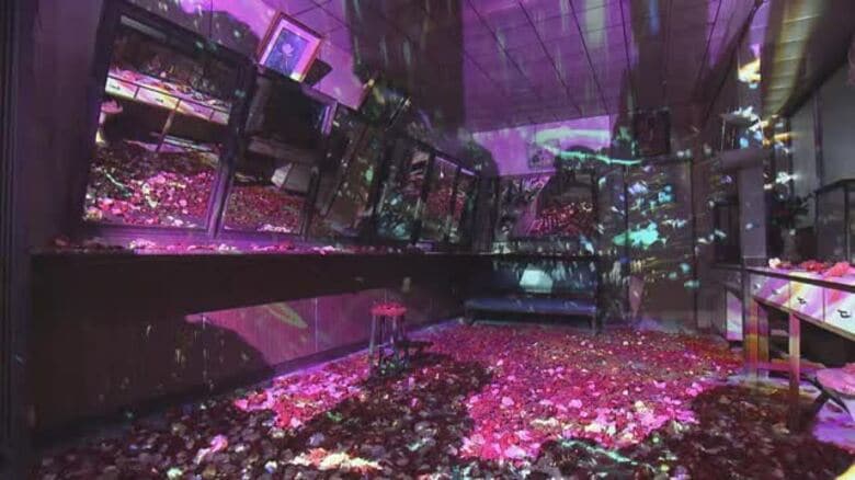 元床屋施設に入ると圧倒！華やかな光あふれる“蜷川ワールド”全開　松山「道後アート」最新作登場【愛媛】｜FNNプライムオンライン