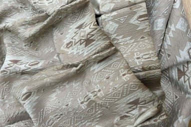 カーテンは部屋中の汚れを吸い込んでいる（提供：平島利恵さん）