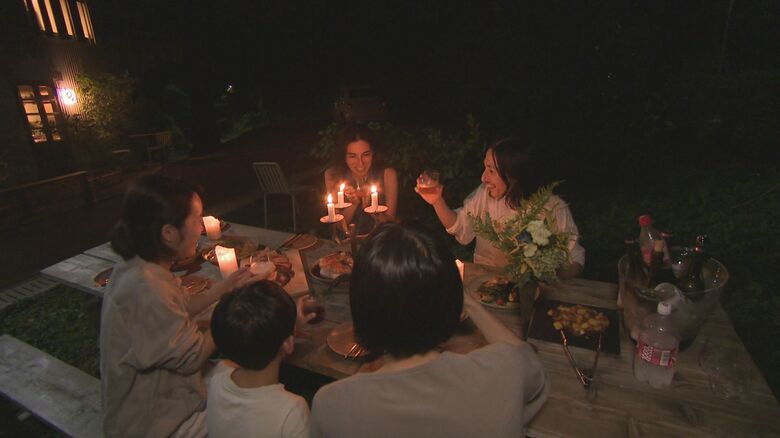 絵の完成を祝うパーティー