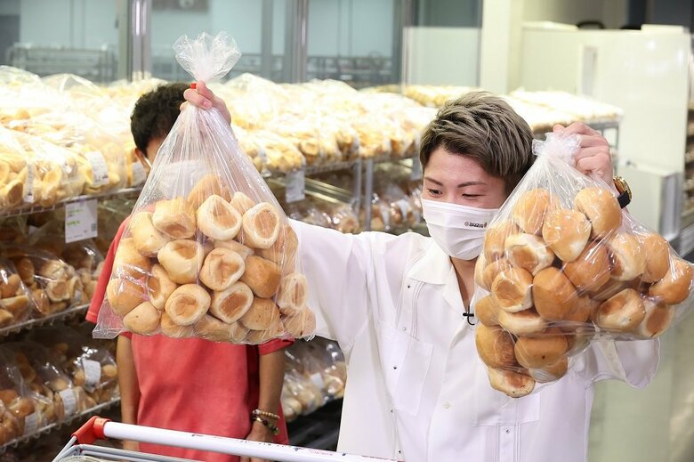 大好きなディナーロールも